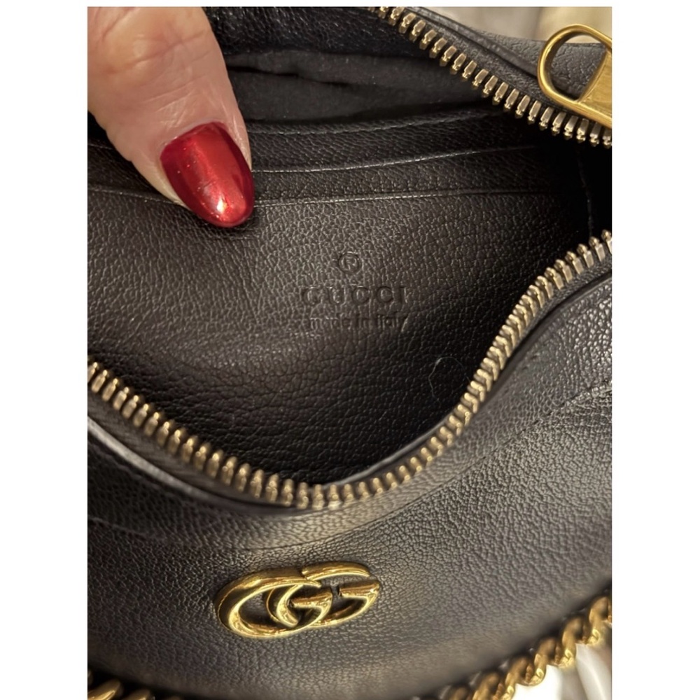 Gucci Black Leather Shoulder Bag with Gold Chain - Picture 6 of 16